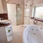 4 Star In Friedrichkoog Ferienhaus *